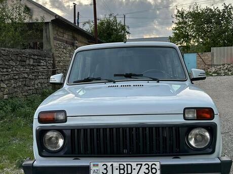 LADA (VAZ) Niva 2011