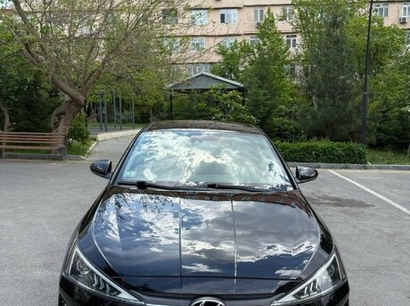 Hyundai Elantra 2019