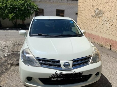 Nissan Tiida 2012
