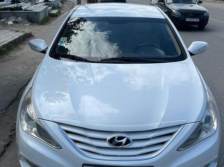 Hyundai Sonata 2010