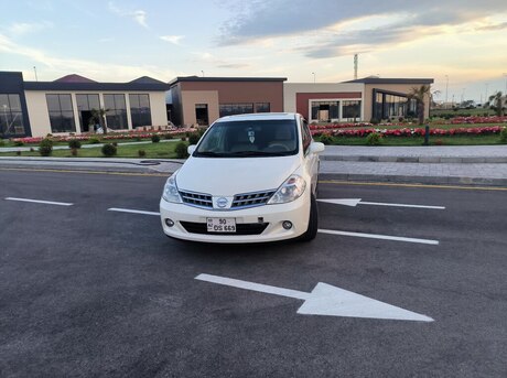 Nissan Tiida 2008