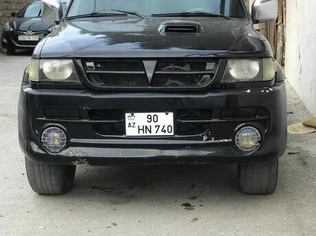 Mitsubishi Pajero 2000
