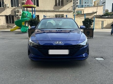 Hyundai Elantra 2022