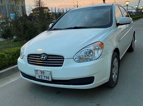 Hyundai Accent 2010