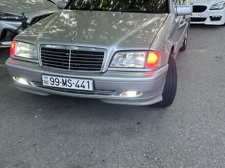 Mercedes C 180