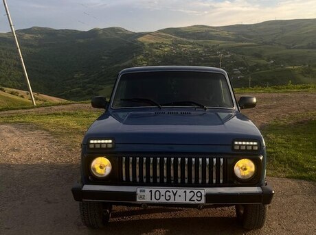 LADA (VAZ) Niva 2011
