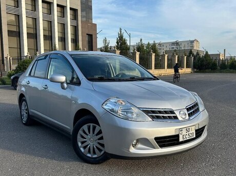 Nissan Tiida 2011
