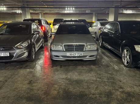Mercedes C 200