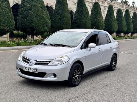 Nissan Tiida 2012