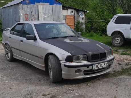 BMW 320 1998