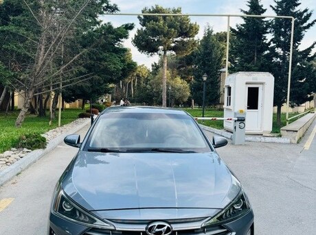 Hyundai Elantra 2019