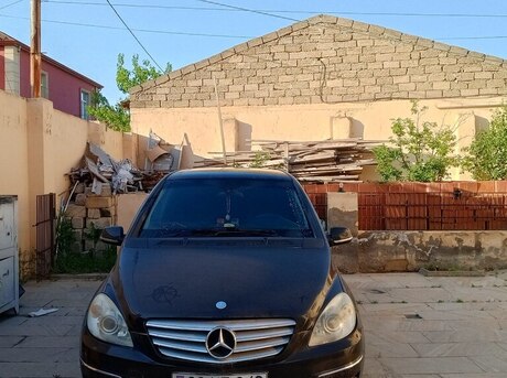 Mercedes B 180 2011
