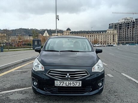 Mitsubishi Attrage 2015