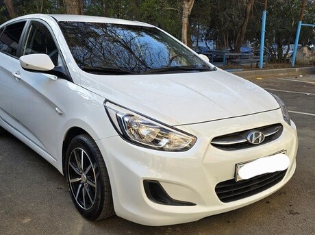 Hyundai Accent 2015