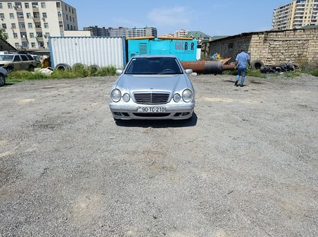 Mercedes E 270 2001