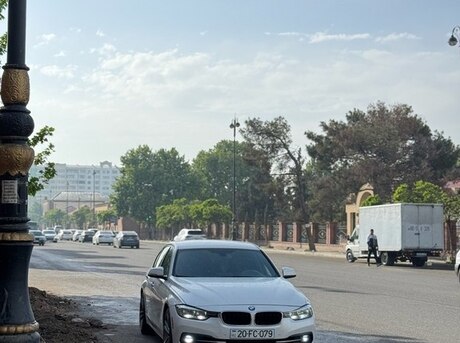 BMW 330 2017