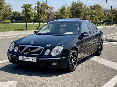 Mercedes E 240 2003