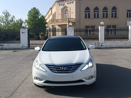 Hyundai Sonata 2010