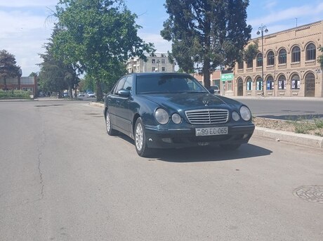 Mercedes E 220 d 2000