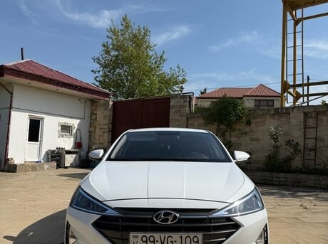 Hyundai Elantra 2020