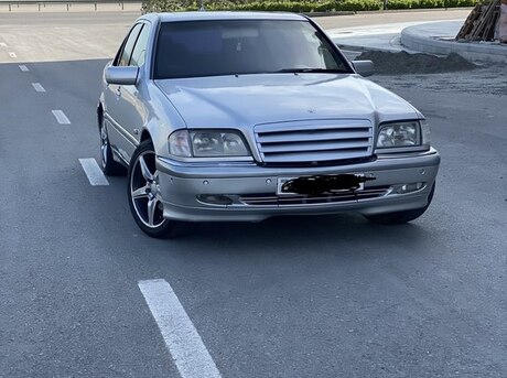 Mercedes C 240