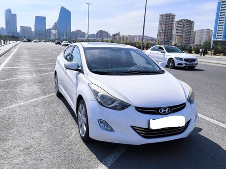 Hyundai Elantra 2012