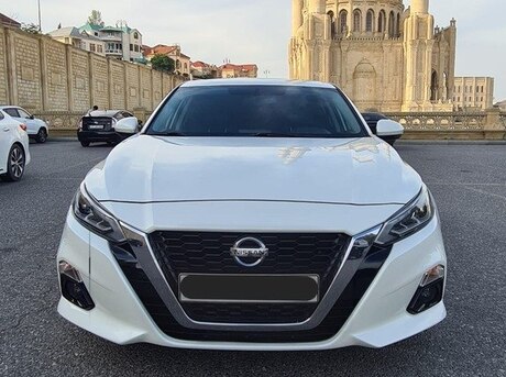 Nissan Altima 2020