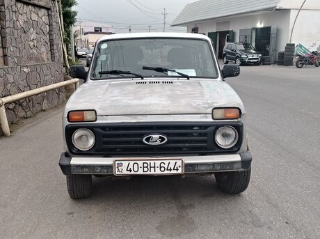 LADA (VAZ) Niva 2004