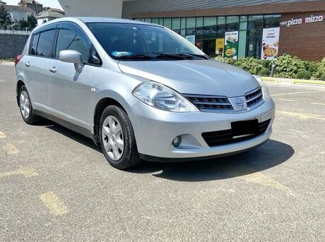 Nissan Tiida 2012