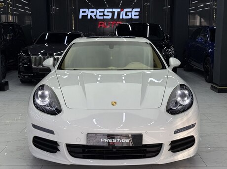 Porsche Panamera 4S 2013