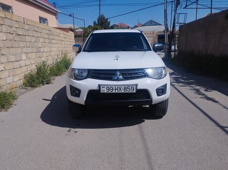 Mitsubishi L200 2014