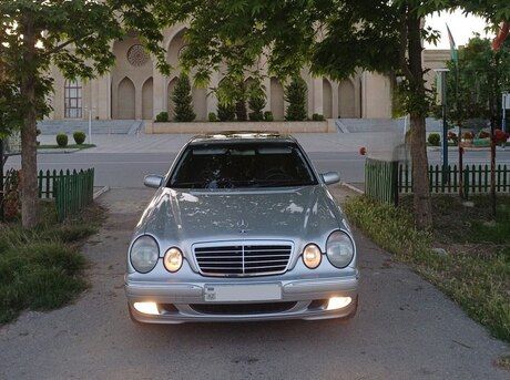 Mercedes E 220 d 2001