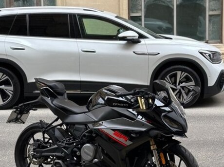 CFMOTO 250 SR