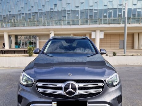 Mercedes  2020