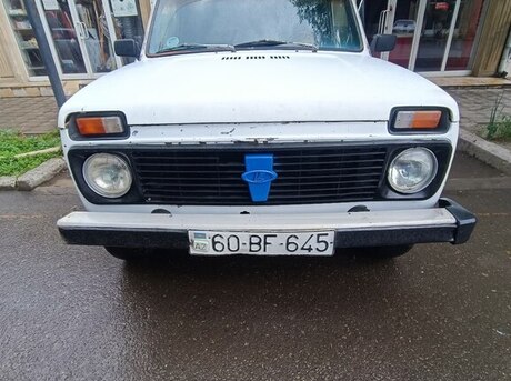 LADA (VAZ) Niva 1990