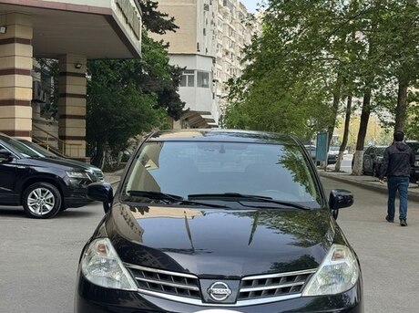 Nissan Tiida 2011