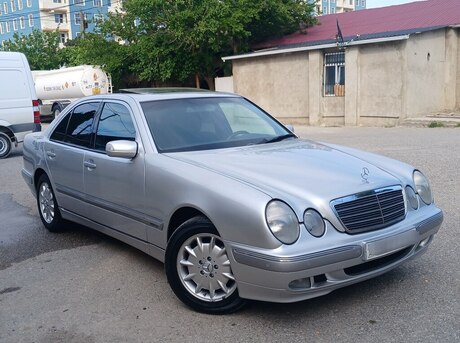 Mercedes E 220 2001