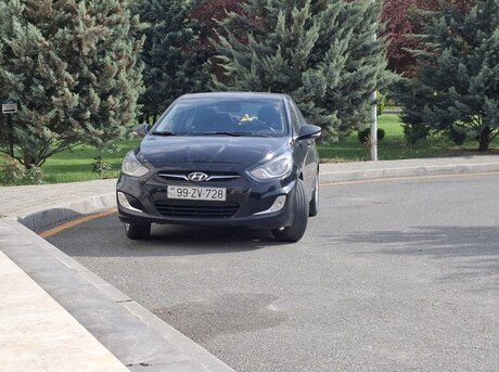 Hyundai Accent 2012