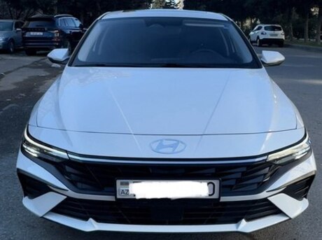 Hyundai Elantra 2024