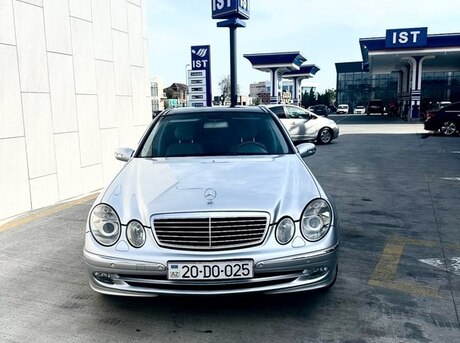 Mercedes E 240 2004