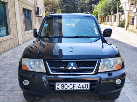 Mitsubishi Pajero 2003