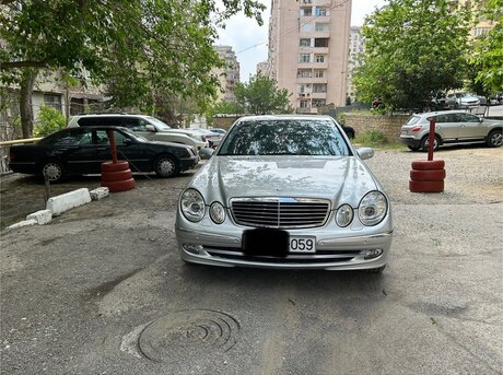 Mercedes E 200 2003