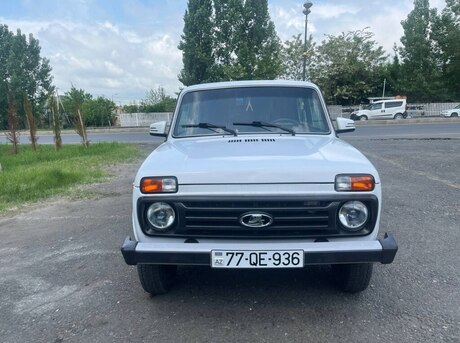 LADA (VAZ) Niva 2004
