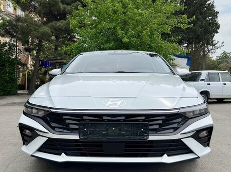 Hyundai Elantra 2024