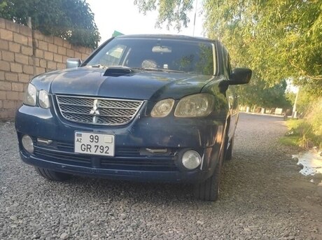 Mitsubishi Airtrek 2002