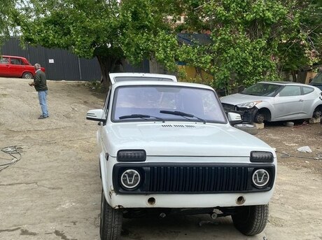 LADA (VAZ) Niva 2010