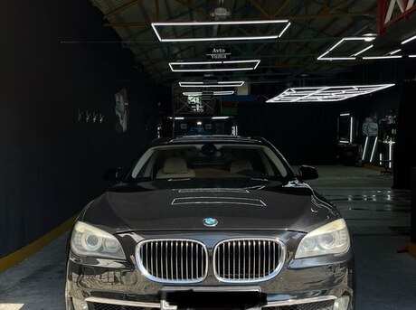 BMW 750 2010