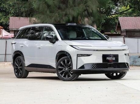 Toyota  2025