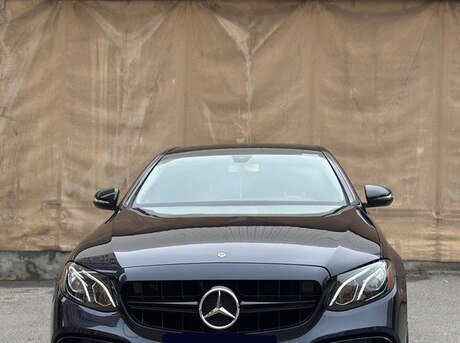 Mercedes E 300 e 4MATIC 2017