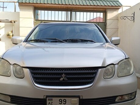Mitsubishi Airtrek 2001